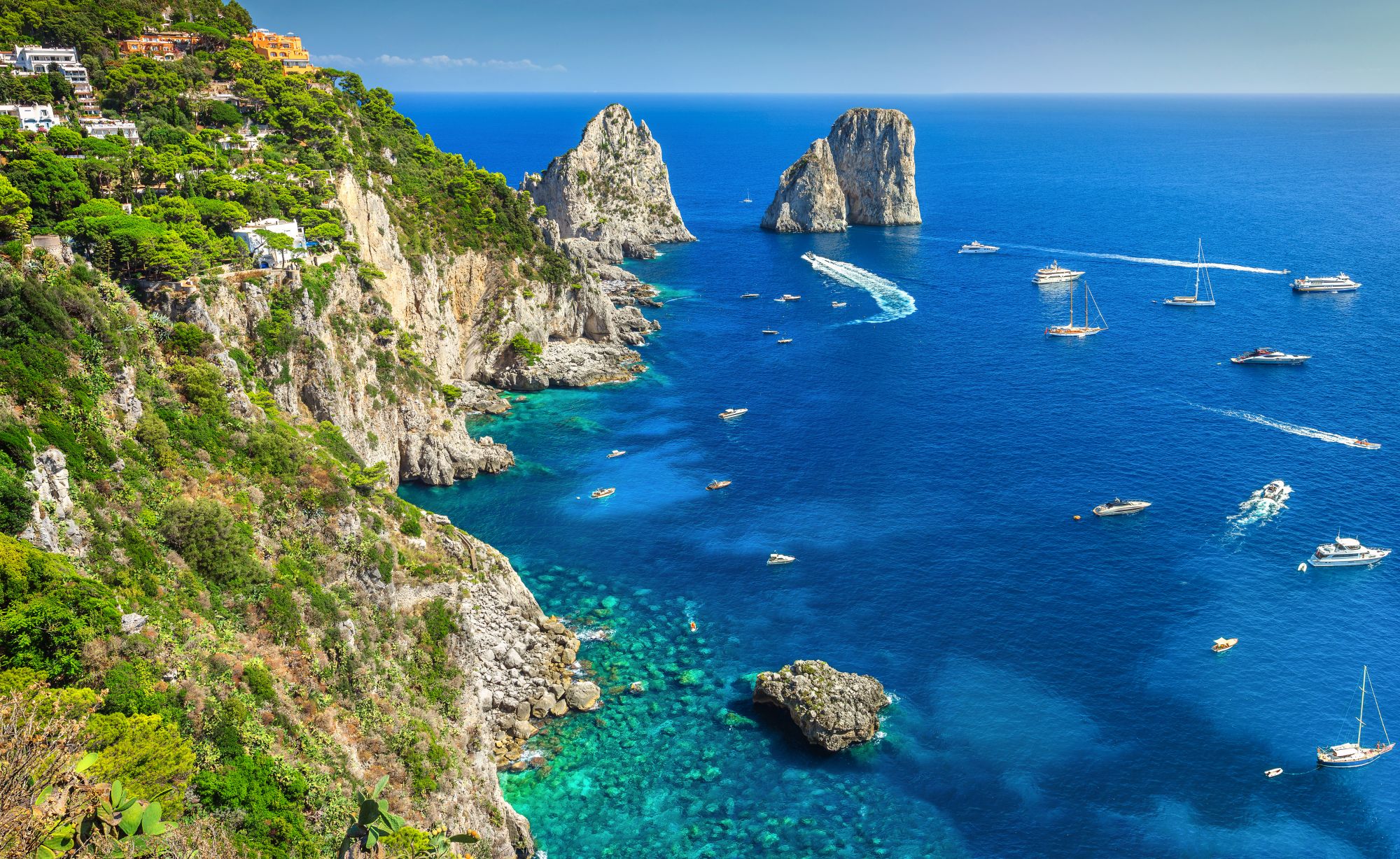 Costa de la isla de Capri.